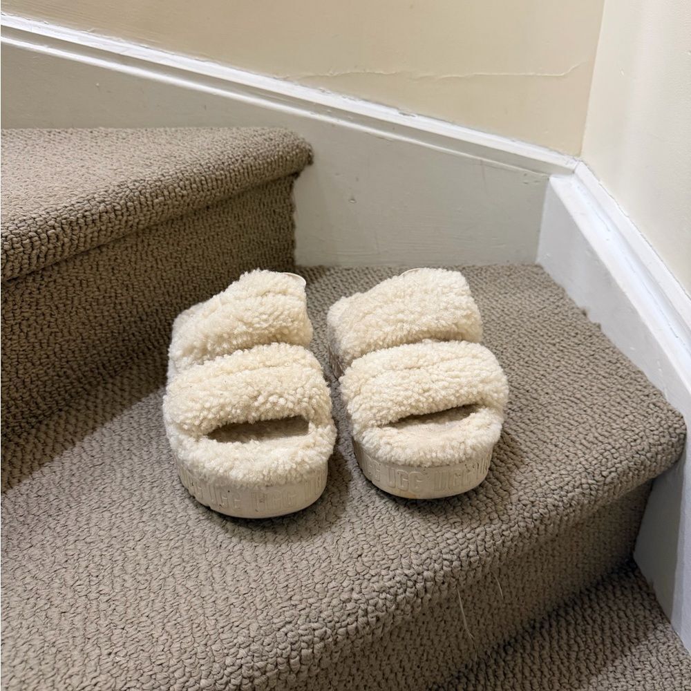 UGG Cream Fluffy Sandals like NEE